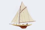 model-jachtu-na-sciane.jpg