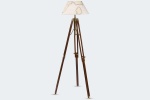 lampa-na-trzech-nogach-ciemne-drewno-wysoka.jpg