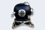 czarny-helm-nurka-glebinowego