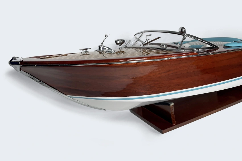 model-motorowki-wysoka-jakosc.jpg