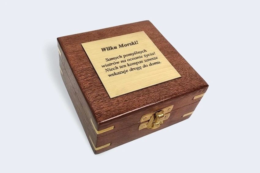 kompas-z-wlasna-dedykacja.jpeg